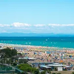 Appartement Flat With A Lovely Poolside Garden With Bbq Bibione