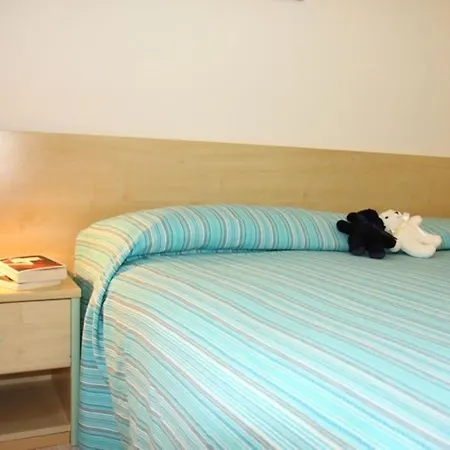 Flat With A Lovely Poolside Garden With Bbq