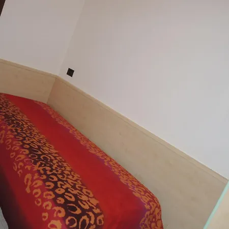 Cozy Poolside Garden Flat In A Peaceful Bibione