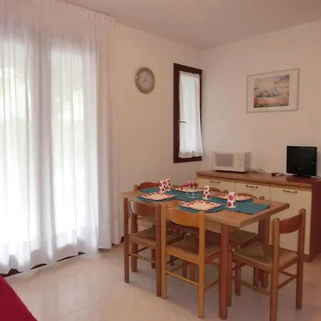 Cozy Poolside Garden Flat In A Peaceful Appartement Bibione