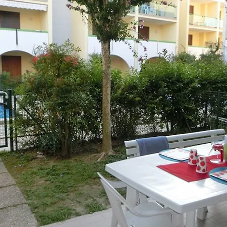 Cozy Poolside Garden Flat In A Peaceful Бібіоне