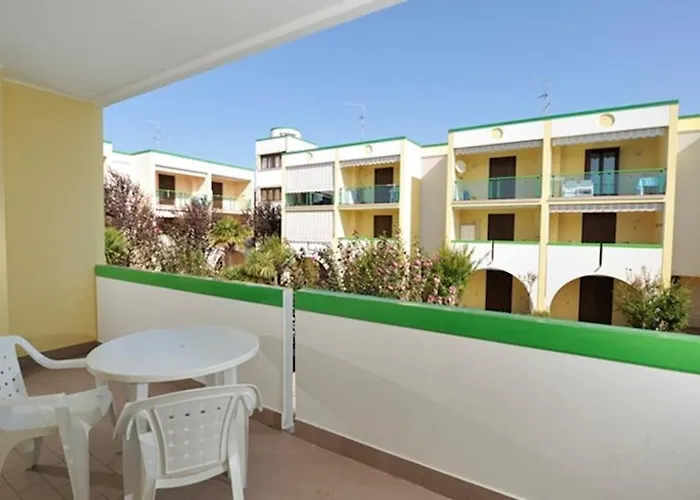Flat With A Lovely Poolside Garden With Bbq * Bibione